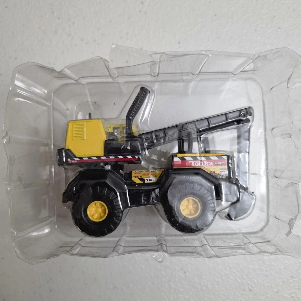 Vintage 1998 Maisto Mighty Mini Tonka‎ 758 Swivel Bucket Crane 1:64 Truck 5.5